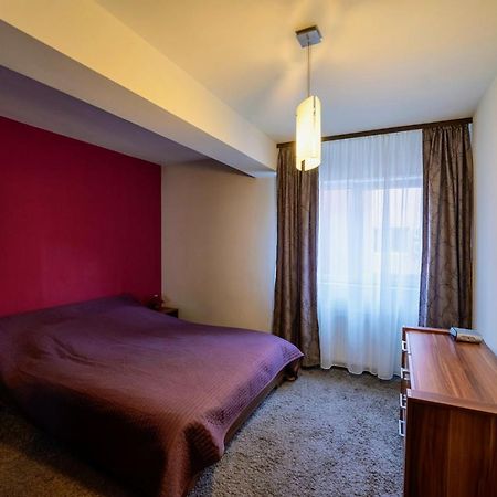 Quiet 3-Room Apt - 2 Parking Spaces - 5 Min Bus Floreşti Kültér fotó