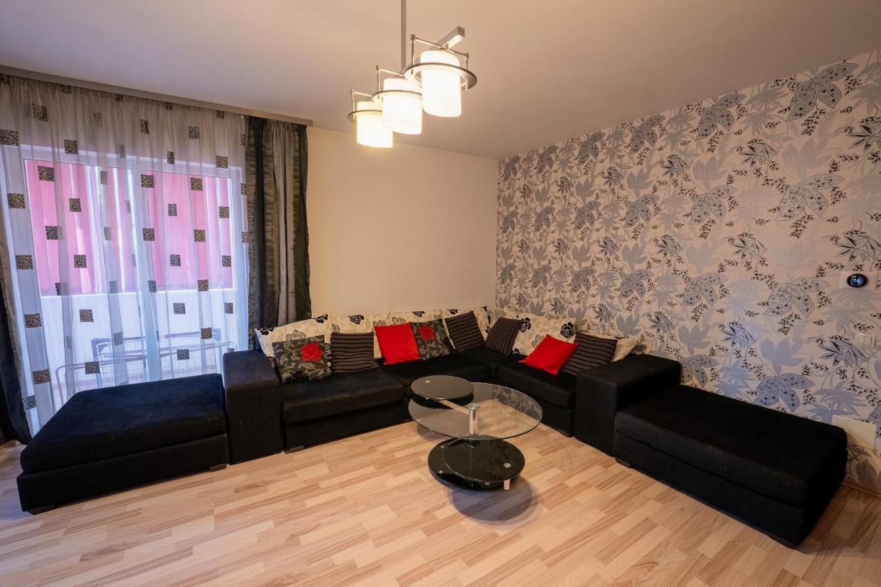 Quiet 3-Room Apt - 2 Parking Spaces - 5 Min Bus Floreşti Kültér fotó